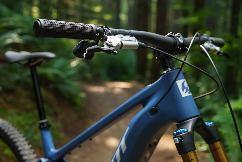 Pivot Shuttle New AM Team XX Eagle Blue dark Sky Bicicleta