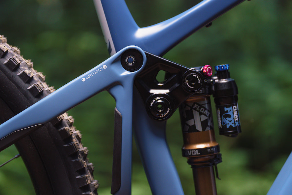 Pivot Shuttle New AM Team XX Eagle Blue dark Sky Bicicleta